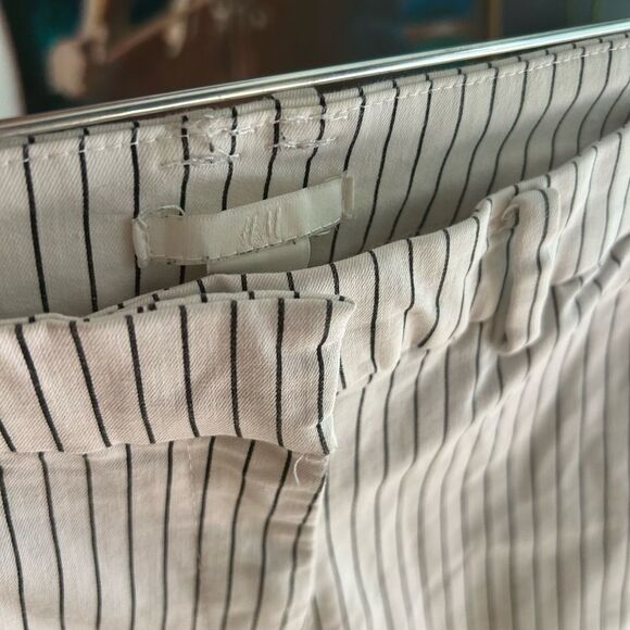 H&M White and Black Striped Dress Pants 6 - Picture 12 of 15